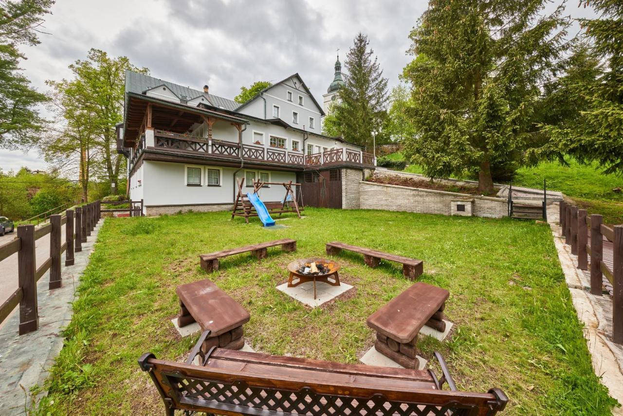 Hotel Auri Rudnik Bagian luar foto
