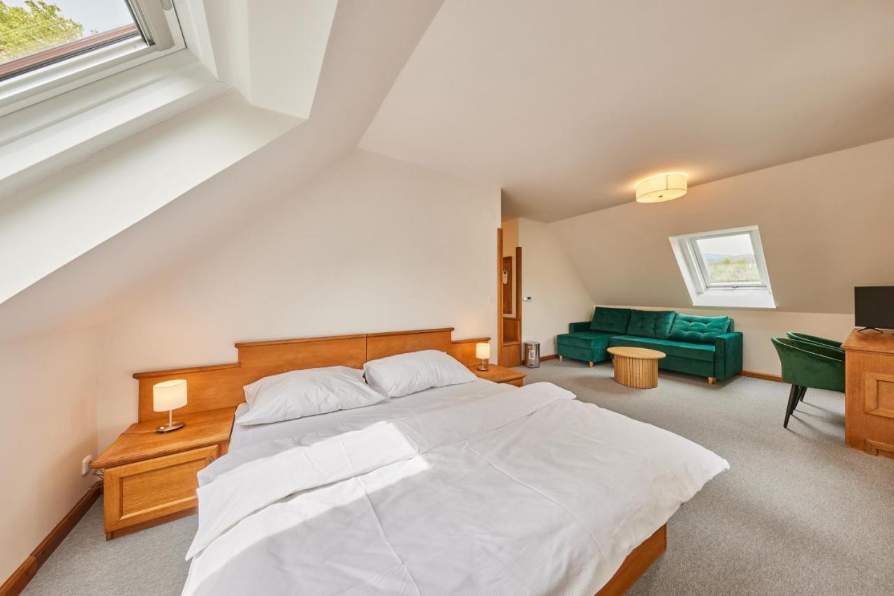 Hotel Auri Rudnik Bagian luar foto