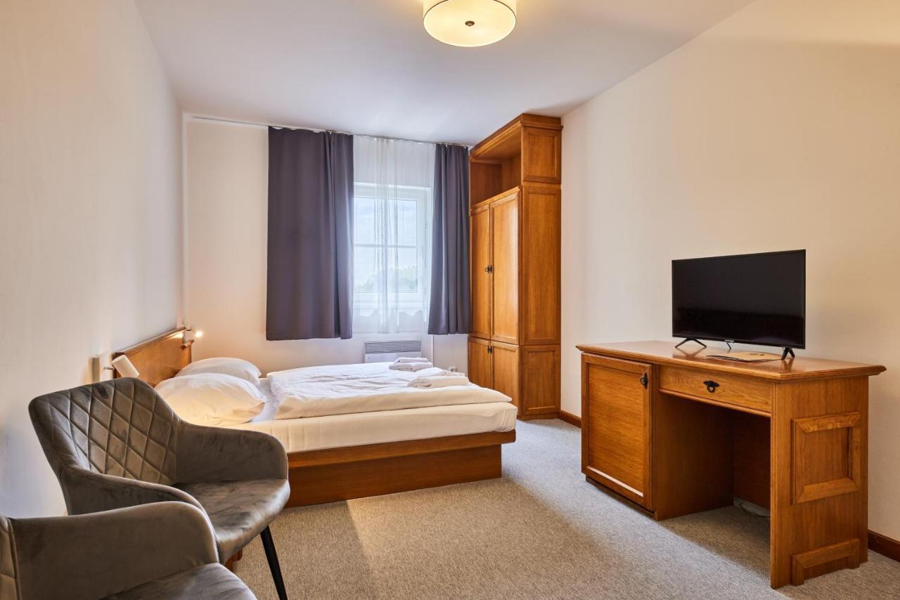 Hotel Auri Rudnik Bagian luar foto