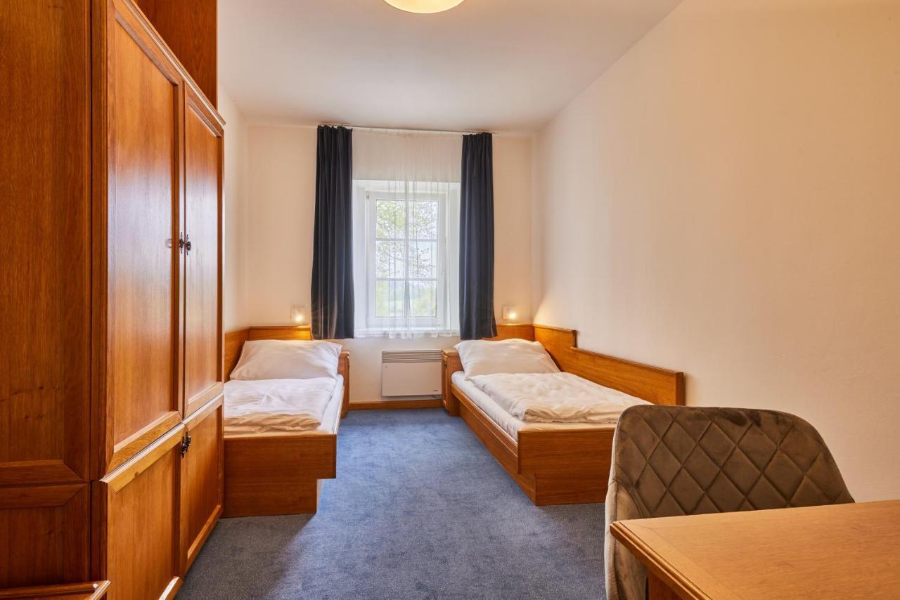 Hotel Auri Rudnik Bagian luar foto