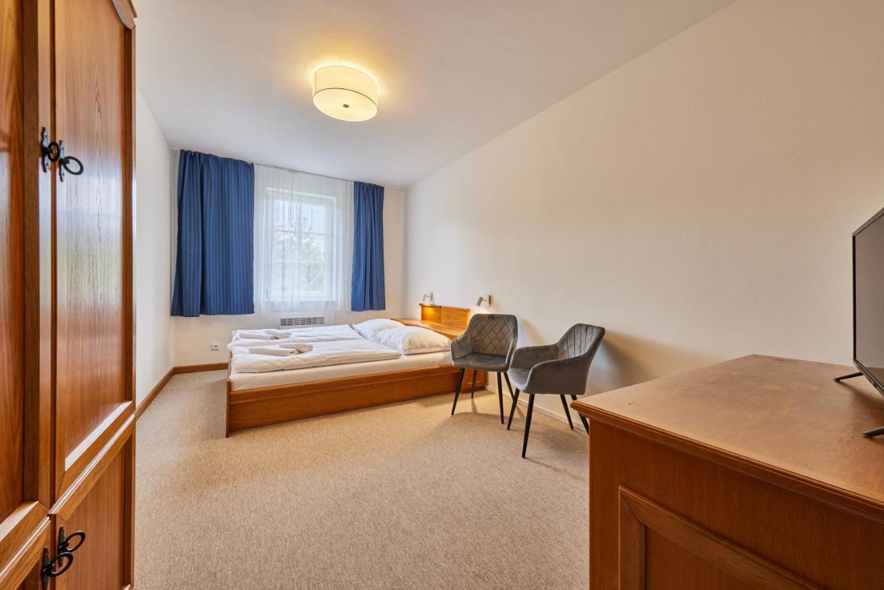 Hotel Auri Rudnik Bagian luar foto