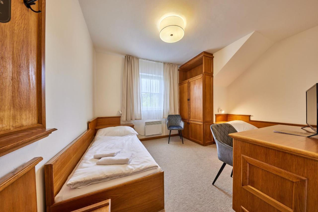 Hotel Auri Rudnik Bagian luar foto