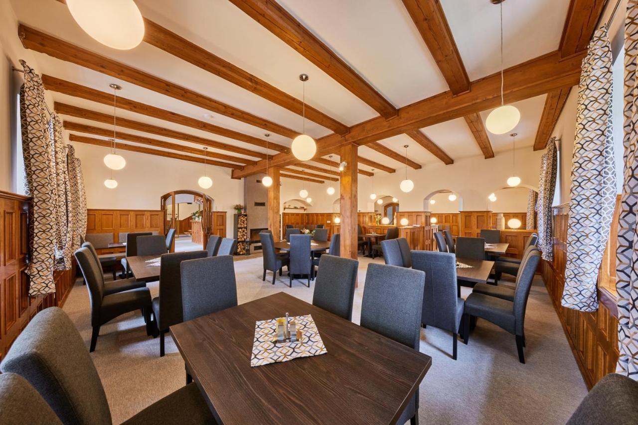 Hotel Auri Rudnik Bagian luar foto