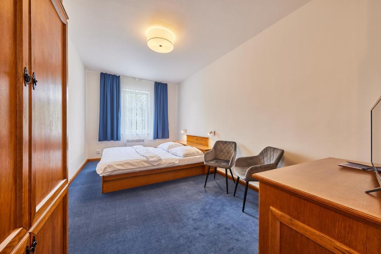 Hotel Auri Rudnik Bagian luar foto