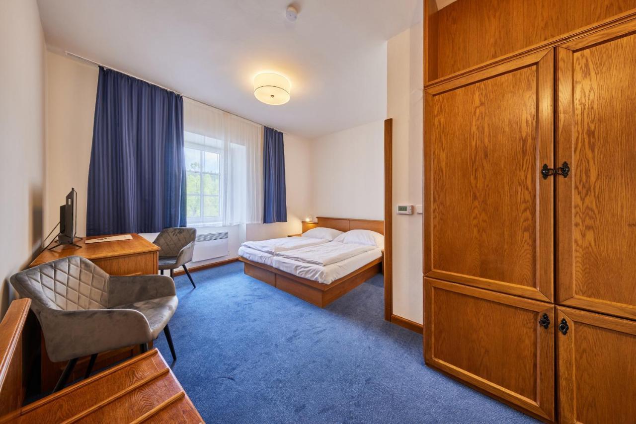 Hotel Auri Rudnik Bagian luar foto
